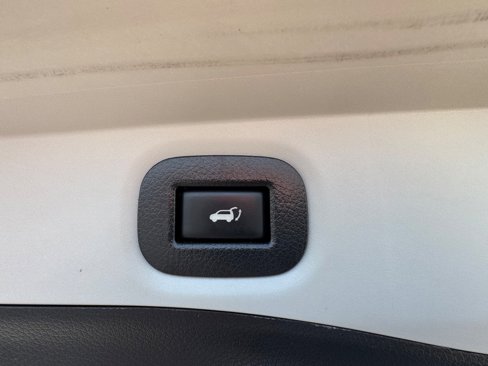 Used 2019 Nissan Rogue SV image 11
