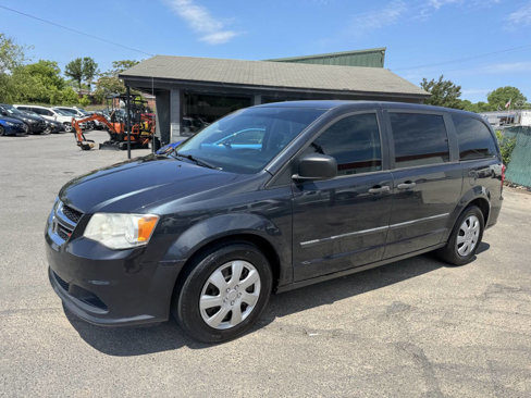 Used 2014 Dodge Grand Caravan American Value Package w/ UConnect Hands-Free Group image 1