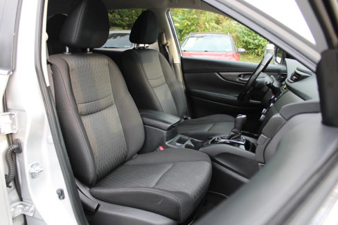 Used 2020 Nissan Rogue SV image 30