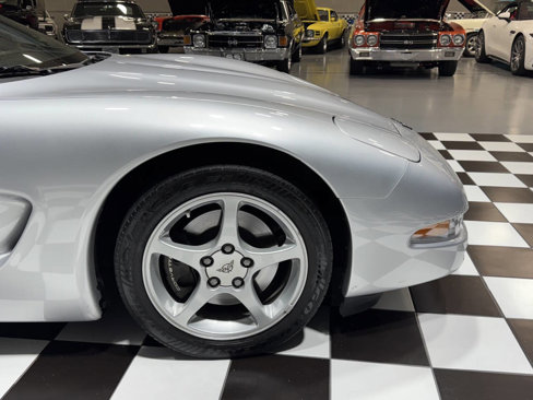 Used 2002 Chevrolet Corvette Convertible w/ Preferred Equipment Group2 image 20