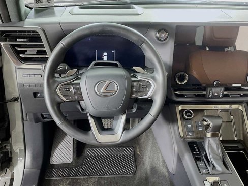 Used 2024 Lexus GX 550 image 9