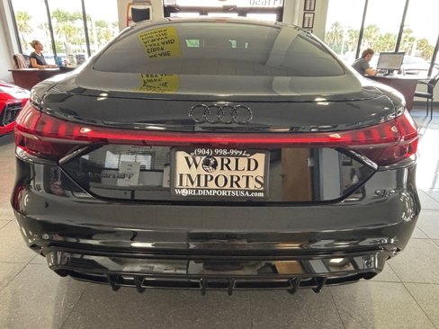 Used 2023 Audi e-tron GT Premium Plus image 10