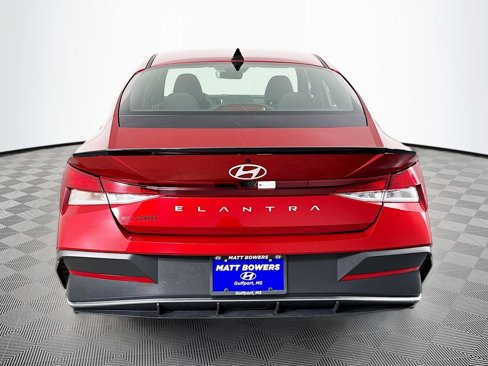 Certified 2025 Hyundai Elantra Sport image 6