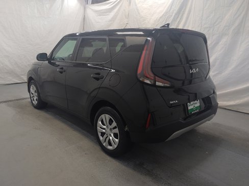 Used 2024 Kia Soul LX image 3