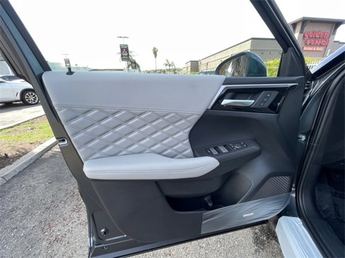 New 2025 Mitsubishi Outlander SEL image 8