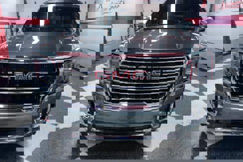 Used 2023 GMC Yukon XL SLT w/ SLT Premium Package image 4