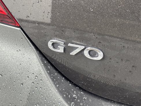Used 2022 Genesis G70 3.3T image 11