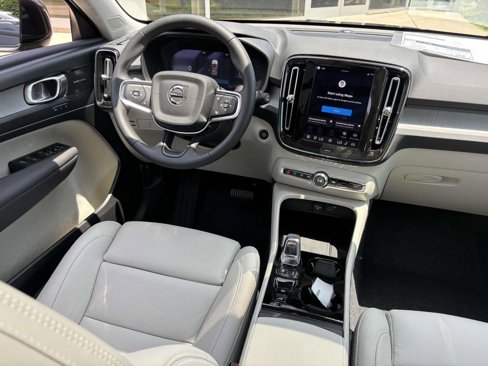 New 2026 Volvo XC40 B5 Ultra w/ Protection Package Premier image 30