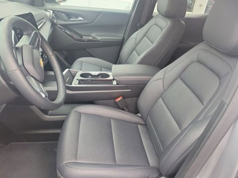 Used 2025 Chevrolet Equinox LT w/ Convenience Package II image 36