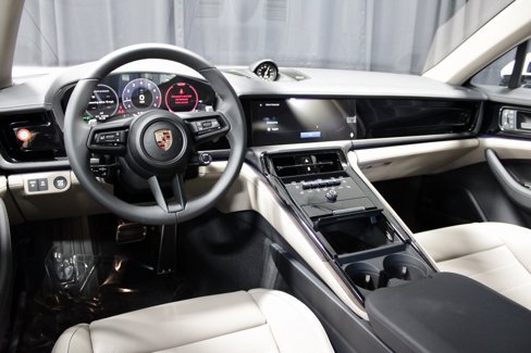 New 2025 Porsche Panamera 4 image 4