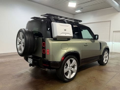 Used 2024 Land Rover Defender 90 X-Dynamic SE image 34