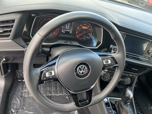 Used 2021 Volkswagen Jetta SE image 12