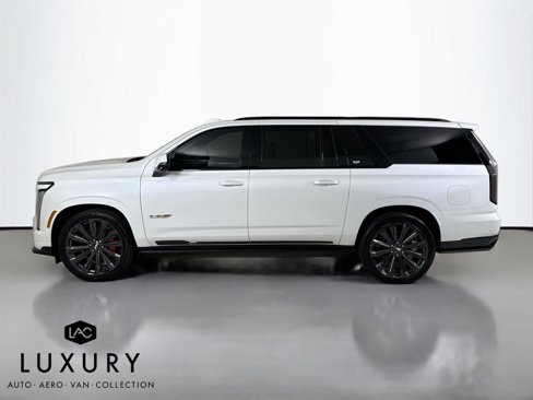 Used 2025 Cadillac Escalade ESV V image 7