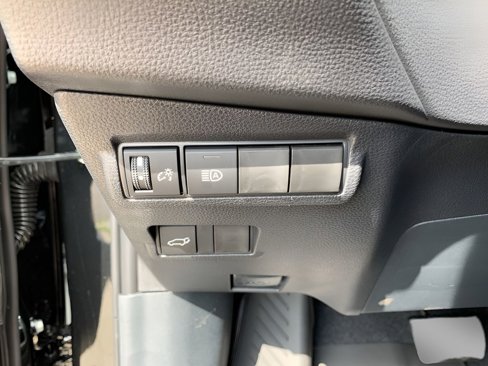 New 2025 Toyota Corolla Cross XLE image 28