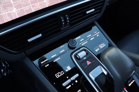 Used 2021 Porsche Cayenne image 55