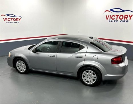 Used 2013 Dodge Avenger SE image 3