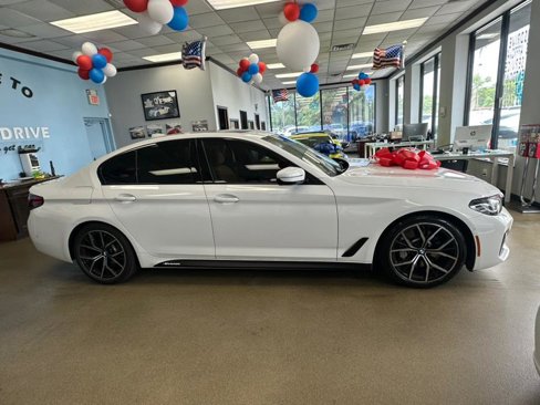 Used 2022 BMW 530i xDrive w/ Executive Package image 15