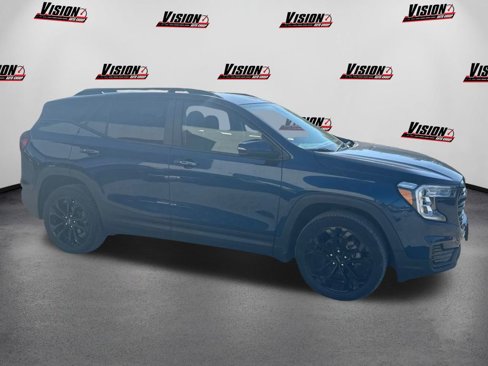 Used 2022 GMC Terrain SLE w/ Driver Convenience Package image 3