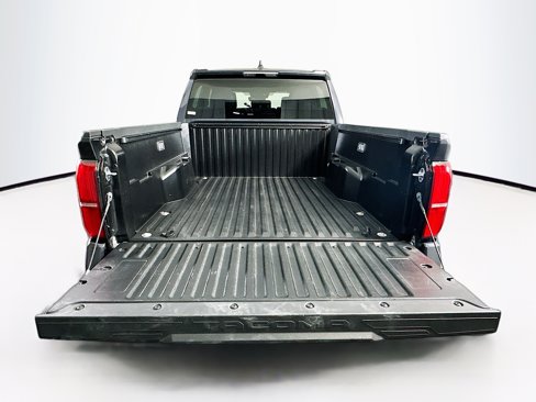 Used 2025 Toyota Tacoma SR5 image 30