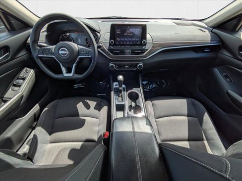 Used 2024 Nissan Altima 2.5 SV image 24