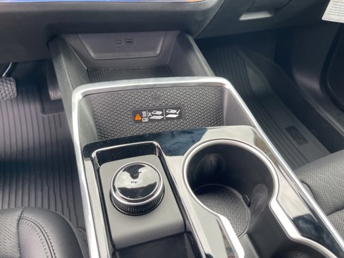 New 2026 Chevrolet Equinox LT w/ Convenience Package II image 30