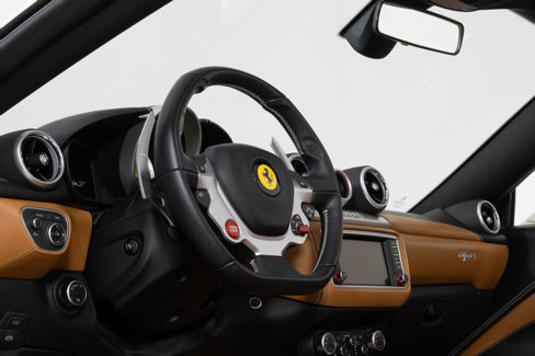 Used 2017 Ferrari California T image 30