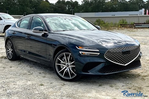 Used 2024 Genesis G70 2.5T image 1