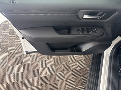 New 2025 Nissan Armada SV image 19