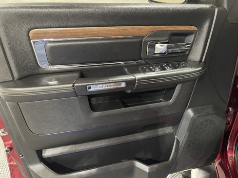 Used 2017 RAM 1500 Laramie image 9