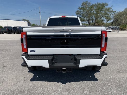 Used 2025 Ford F450 Platinum image 5