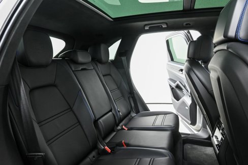 New 2025 Porsche Cayenne GTS image 21