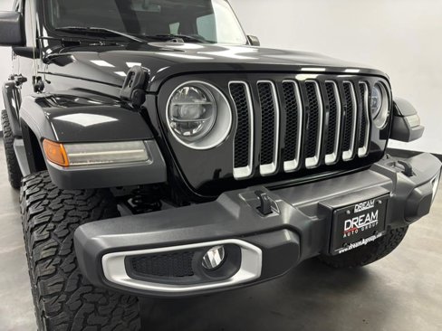 Used 2018 Jeep Wrangler Unlimited Sahara image 24