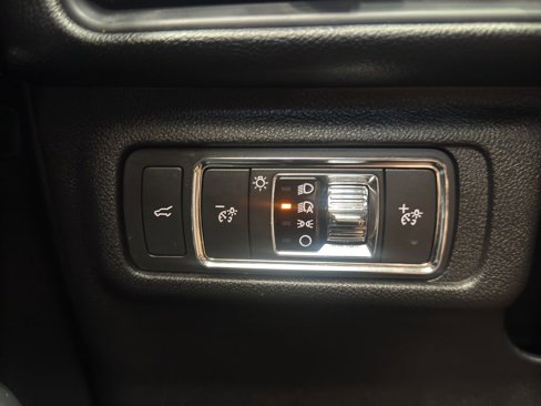 Used 2022 Lincoln Corsair Reserve image 32