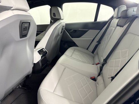 New 2026 BMW 540i xDrive image 25