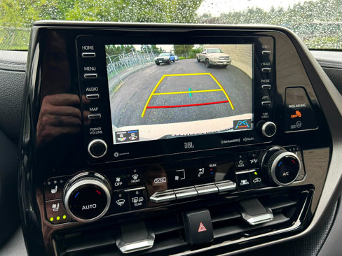 Used 2020 Toyota Highlander Limited image 22