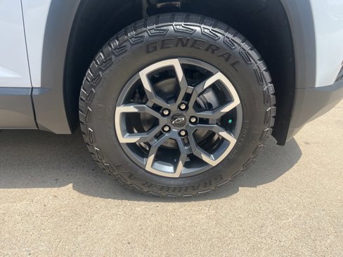 New 2026 Chevrolet Equinox ACTIV w/ Safety and Technology Package image 4