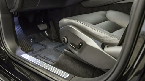 Certified 2025 Volvo XC90 B6 Plus image 23