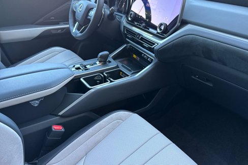 New 2026 Lexus TX 500h AWD image 26