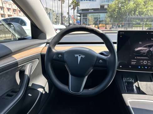 Used 2023 Tesla Model 3 Standard Range image 17