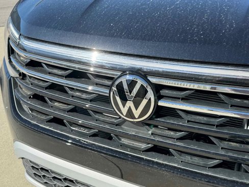New 2025 Volkswagen Atlas Peak Edition SE image 10