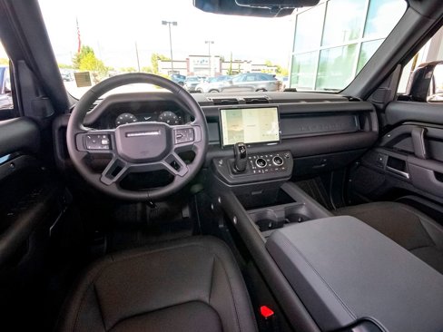New 2025 Land Rover Defender 110 S image 38