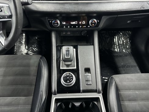Used 2024 Mitsubishi Outlander SE image 15