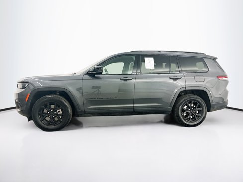 Used 2024 Jeep Grand Cherokee L Laredo image 4
