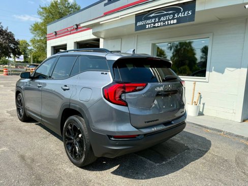 Used 2021 GMC Terrain SLE image 10