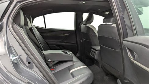 Used 2025 Toyota Camry SE image 18