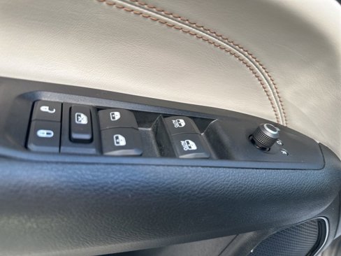 Used 2022 Jeep Compass Limited w/ Sun and Sound Group image 15