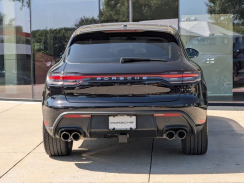 Certified 2025 Porsche Macan image 10