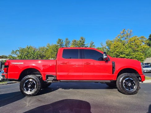 Used 2025 Ford F250 Lariat w/ Tremor Off-Road Package image 10