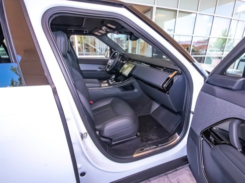 New 2025 Land Rover Range Rover Sport SE image 40