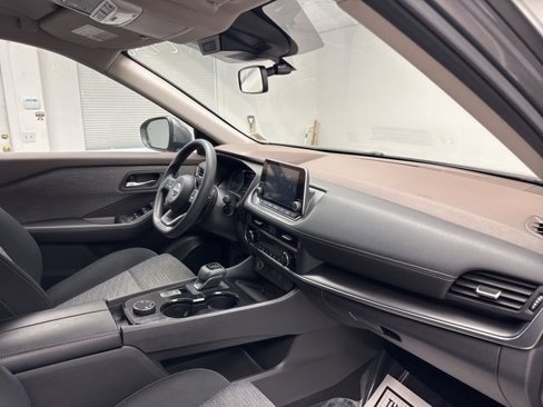 Used 2023 Nissan Rogue SV image 12